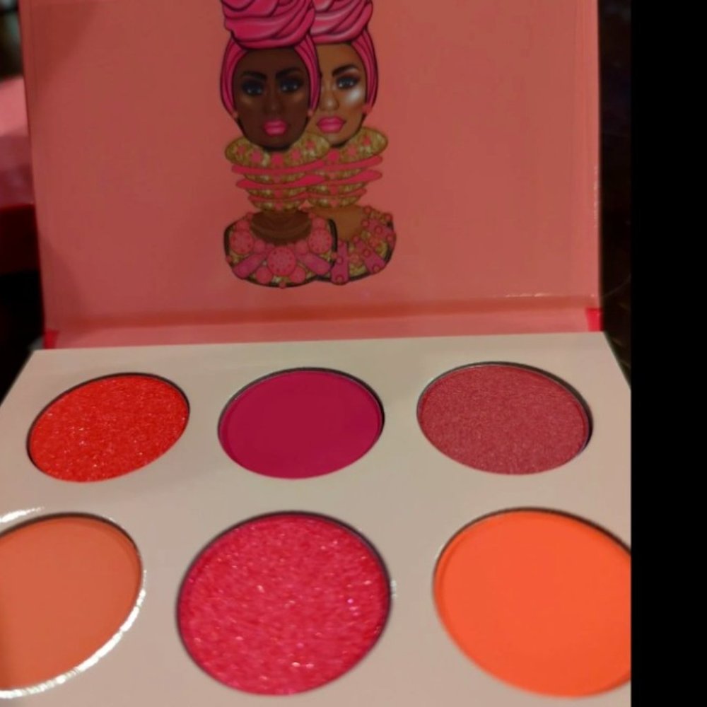 Brand New - Juvias Place - The Sweet Pinks Eyeshadow Palette - Original Box
